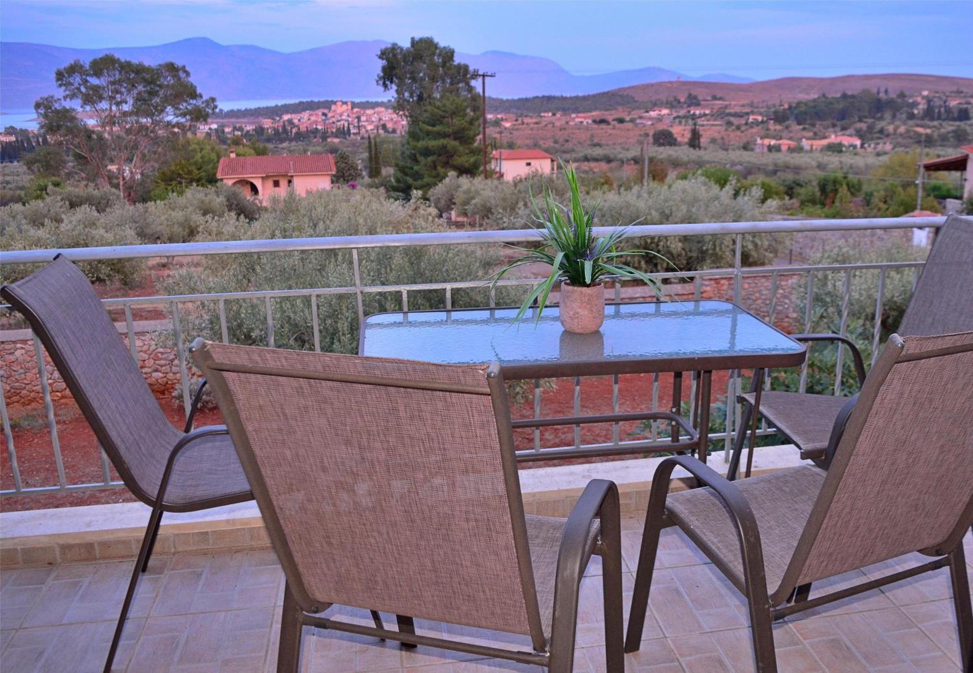 Villa In The Olive Trees Galaxídhion Exteriör bild